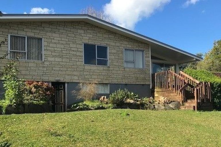 Photo of property in 1 Margan Place, Red Hill, Papakura, 2110