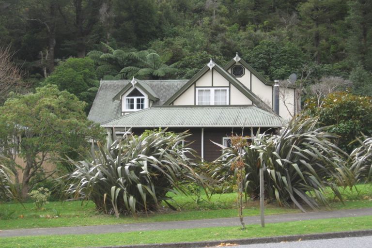 Photo of property in 93 Tawhai Street, Stokes Valley, Lower Hutt, 5019