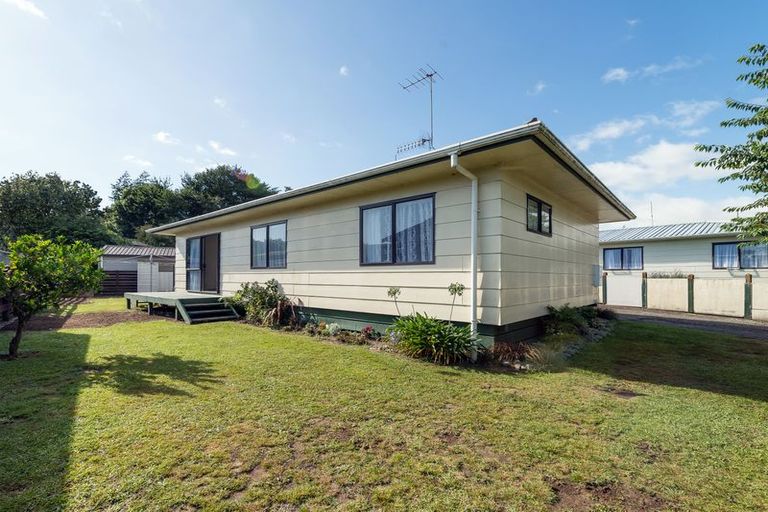 Photo of property in 52a Aquarius Drive, Kawaha Point, Rotorua, 3010