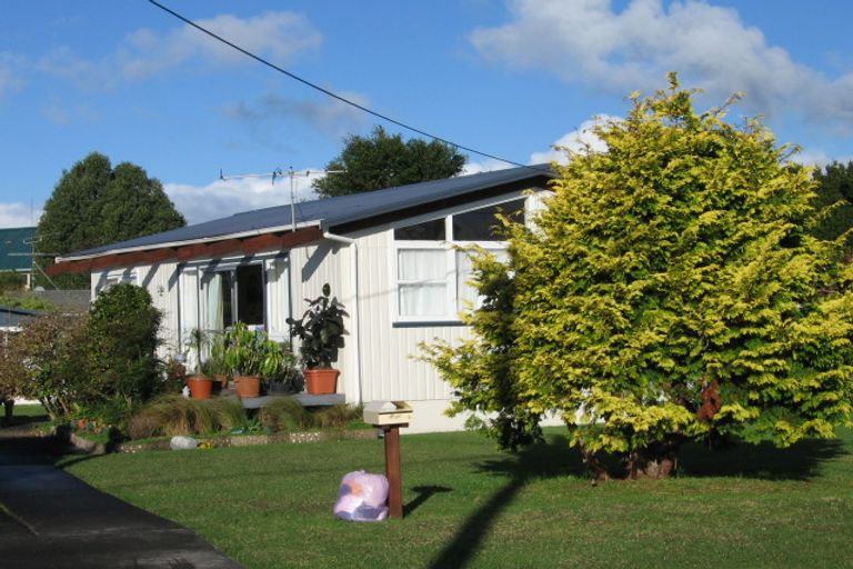 Photo of property in 3 Melanie Place, Orewa, 0931