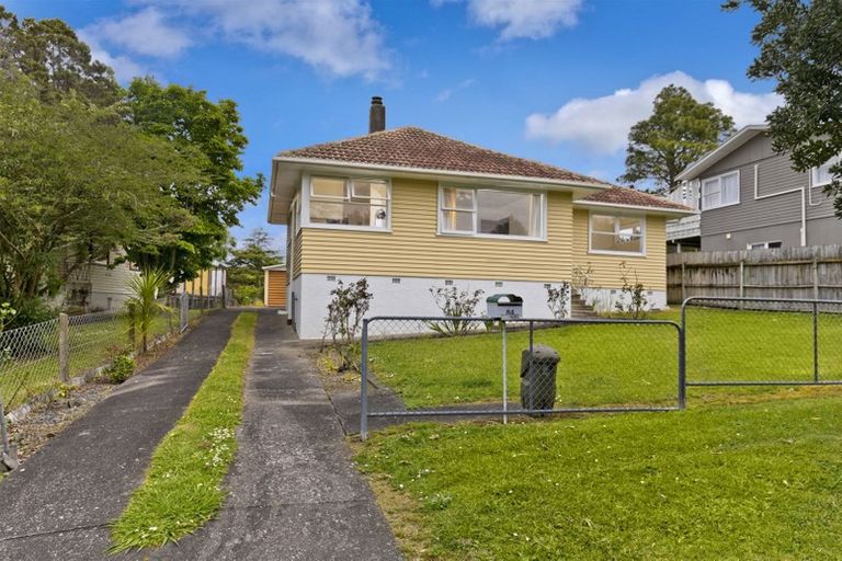 Photo of property in 84 Glendene Avenue, Glendene, Auckland, 0602