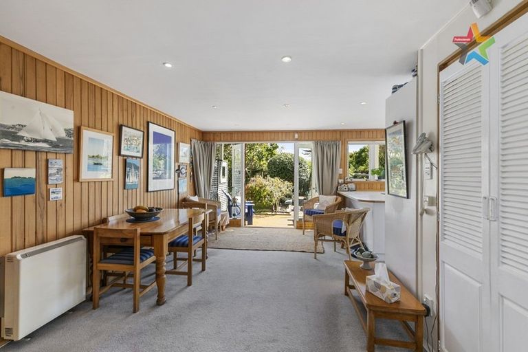 Photo of property in 128 Muritai Road, Eastbourne, Lower Hutt, 5013