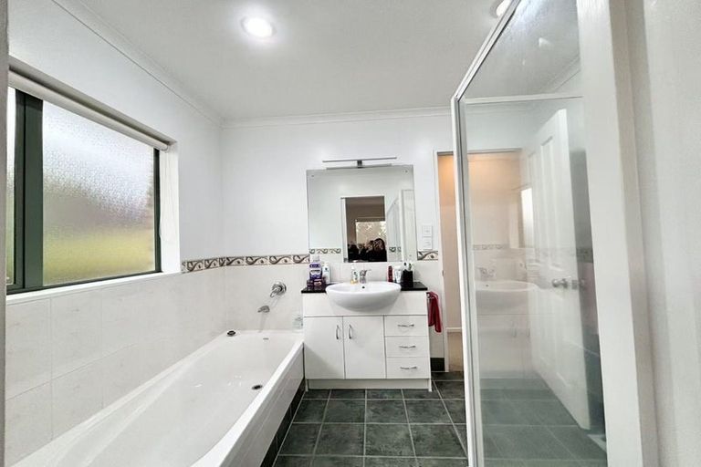 Photo of property in 32 Rush Creek Drive, Westgate, Auckland, 0614