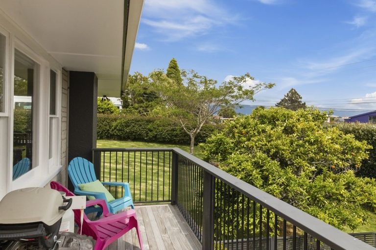 Photo of property in 38 Omokoroa Road, Omokoroa, 3114