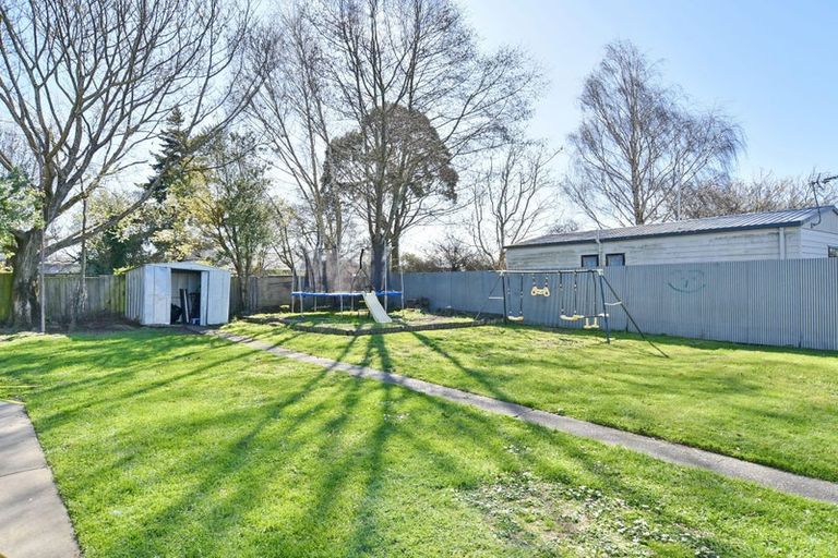 Photo of property in 43 Uxbridge Street, Redwood, Christchurch, 8051