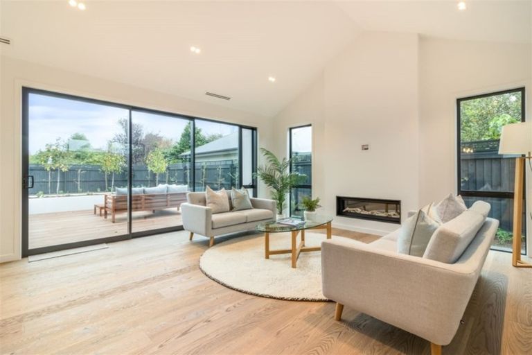 Photo of property in 43 Chepstow Avenue, Fendalton, Christchurch, 8052