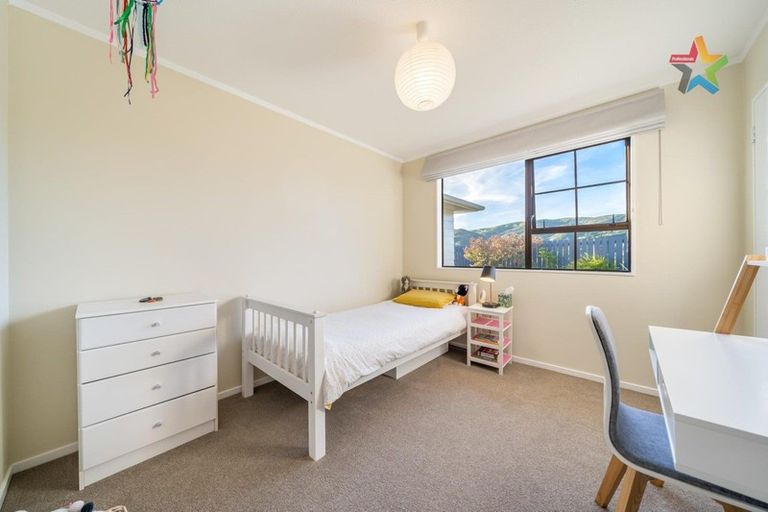 Photo of property in 27 Kaitangata Crescent, Kelson, Lower Hutt, 5010