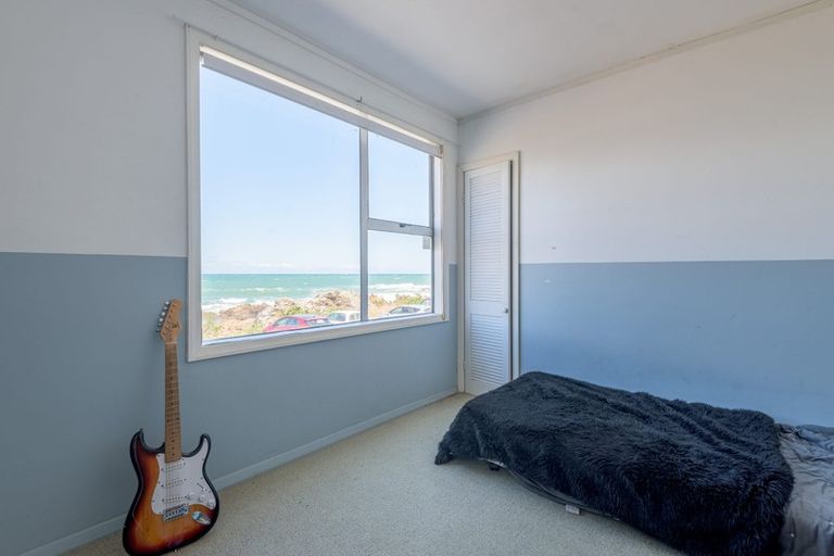 Photo of property in 148 The Esplanade, Houghton Bay, Wellington, 6023
