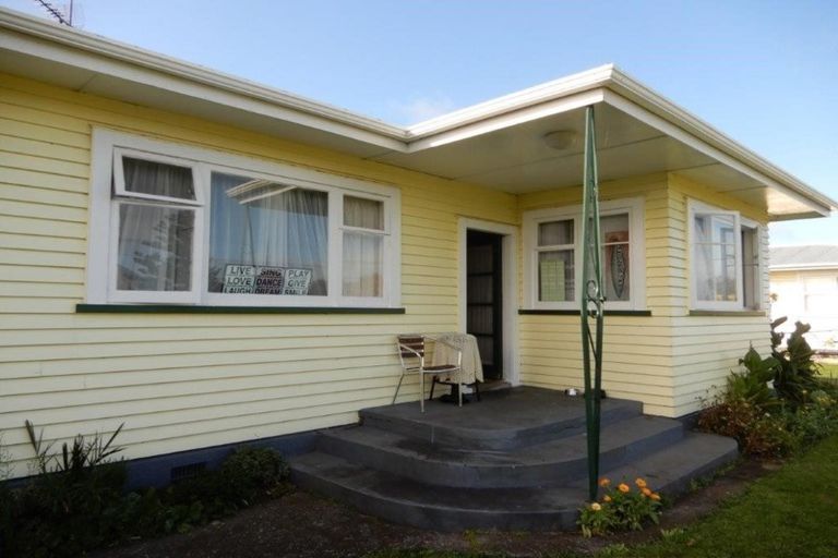Photo of property in 78 Waihi Road, Hawera, 4610