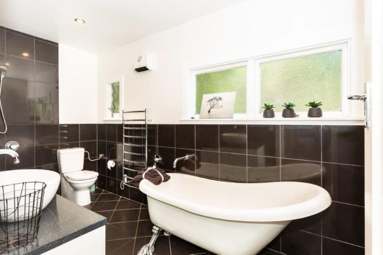 Photo of property in 27 High Street, Leeston, 7632