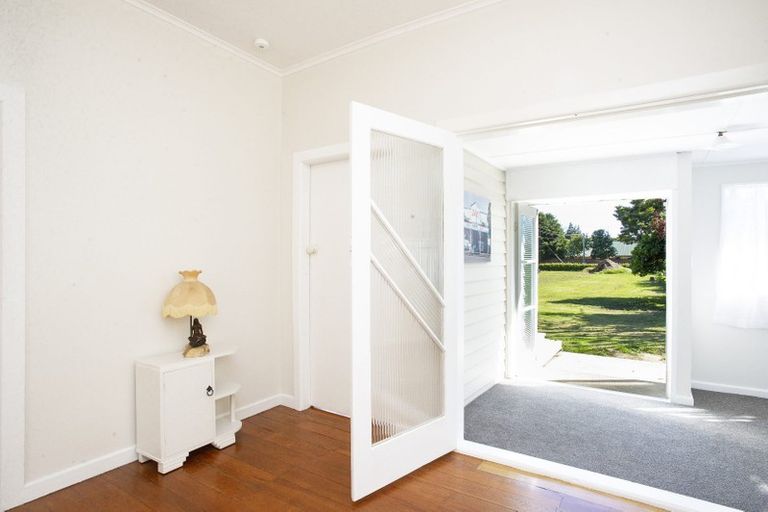 Photo of property in 23a Paparoa Road, Cockle Bay, Auckland, 2014