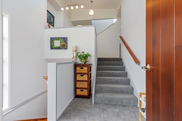 Photo of property in 18 Andrew Place, Otumoetai, Tauranga, 3110