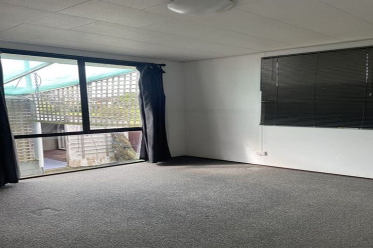 Photo of property in 46 Philomel Crescent, Bayswater, Auckland, 0622