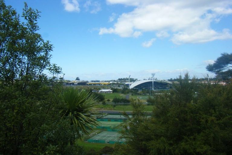 Photo of property in 20 Gold Street, Albany Heights, Auckland, 0632