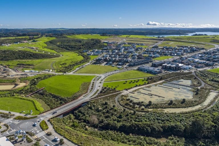 Photo of property in 109 Te Oneroa Way, Long Bay, Auckland, 0630