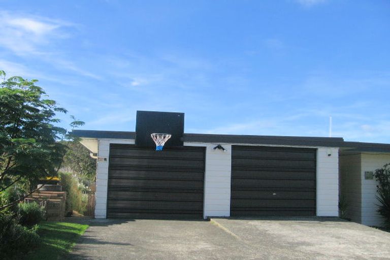 Photo of property in 6 Cannon Lane, Whitby, Porirua, 5024