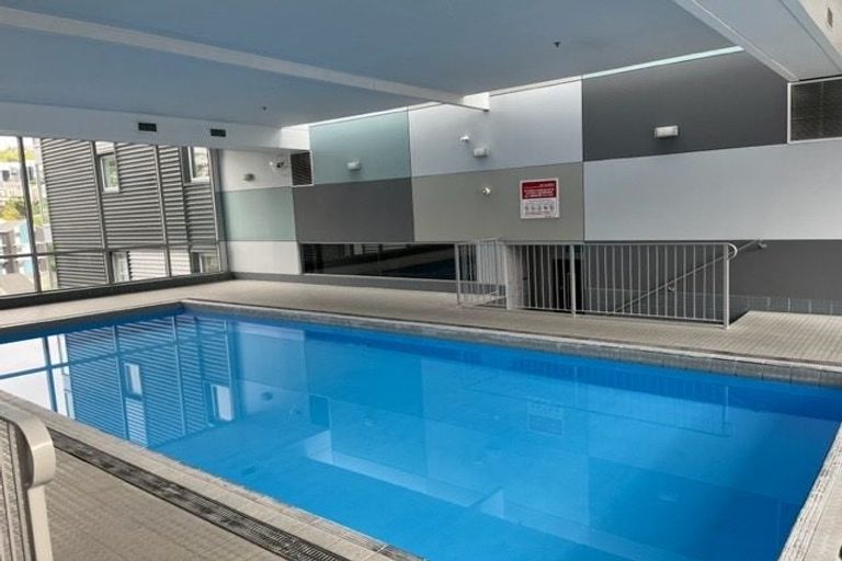 Photo of property in Montreaux, 164 The Terrace, Wellington Central, Wellington, 6011