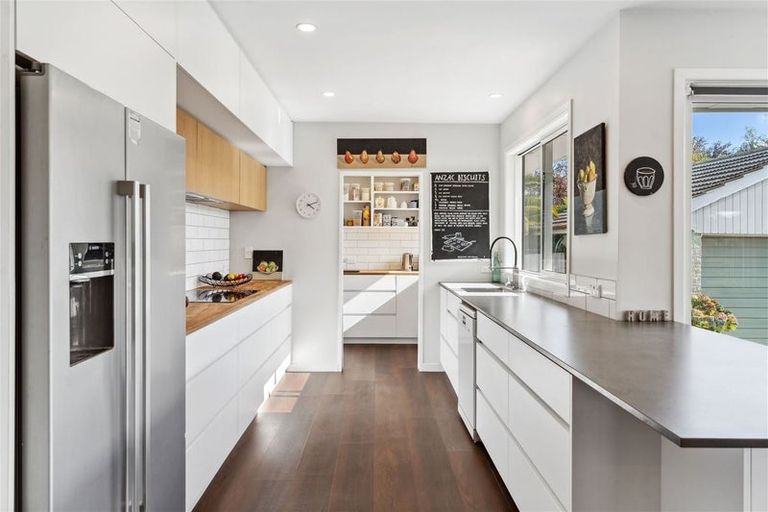 Photo of property in 22 Joyce Crescent, Ilam, Christchurch, 8041