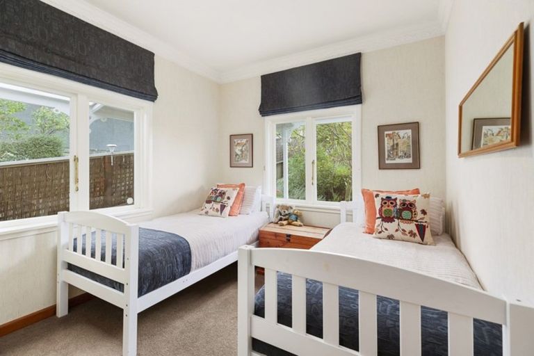 Photo of property in 43 Nevay Road, Miramar, Wellington, 6022