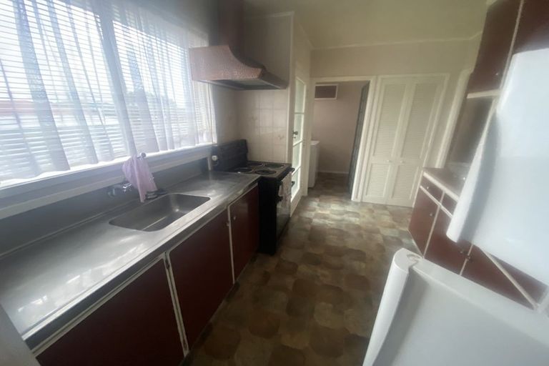 Photo of property in 8 Warden Place, Mangere Bridge, Auckland, 2022