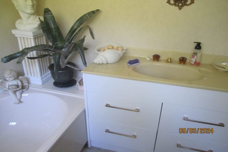 Photo of property in 24 Wairiri Street, Ohau, Levin, 5570