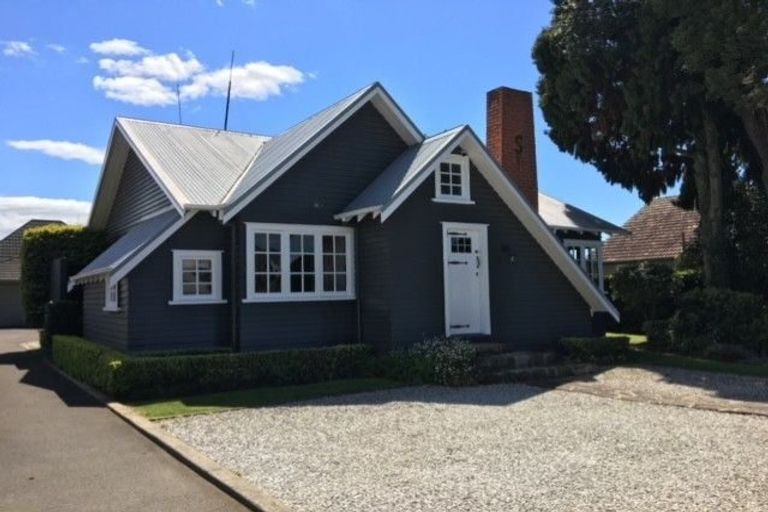 Photo of property in 379a Devonport Road, Tauranga South, Tauranga, 3112