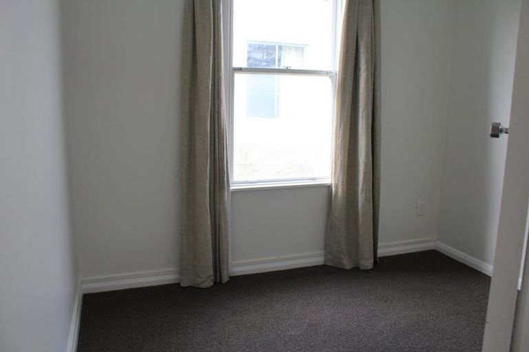 Photo of property in 5 Wha Street, Lyall Bay, Wellington, 6022