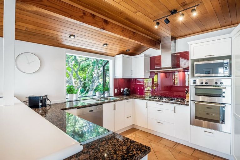 Photo of property in 11 Park Rise, Campbells Bay, Auckland, 0630