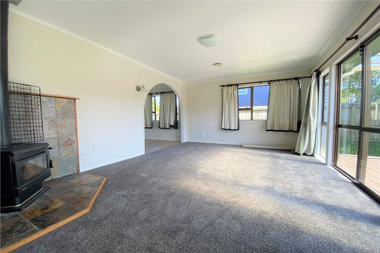 Photo of property in 39 Oreil Avenue, West Harbour, Auckland, 0618