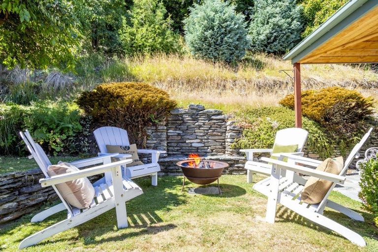 Photo of property in 43 Mcdonnell Road, Arrowtown, 9302