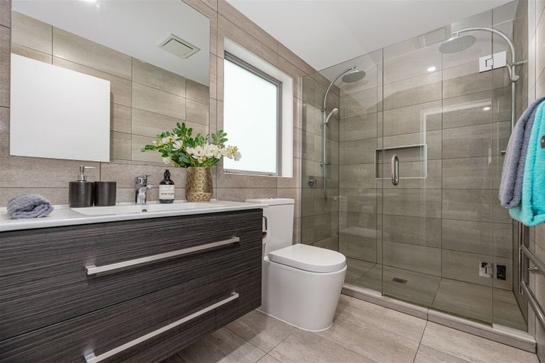 Photo of property in 8b Greenberry Drive, Ranui, Auckland, 0612