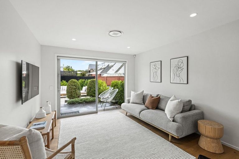 Photo of property in 2/23d Jacksons Road, Merivale, Christchurch, 8014