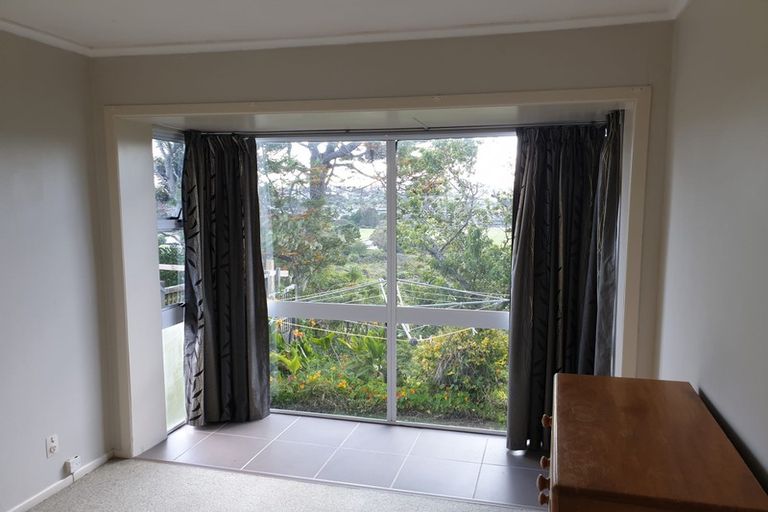 Photo of property in 1/84 Sylvan Avenue, Northcote, Auckland, 0627