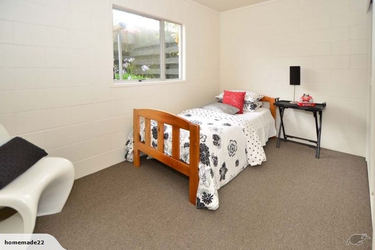 Photo of property in 2/218 East Coast Road, Forrest Hill, Auckland, 0620