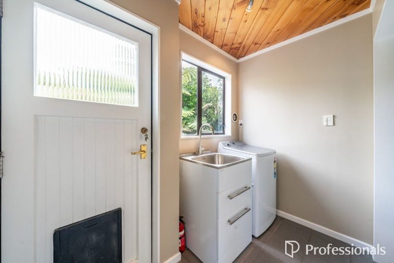 Photo of property in 11 Maungaraki Road, Korokoro, Lower Hutt, 5012