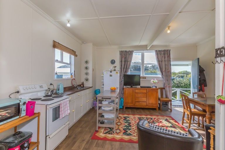 Photo of property in 10 Mahuri Street, Himatangi Beach, Foxton, 4891