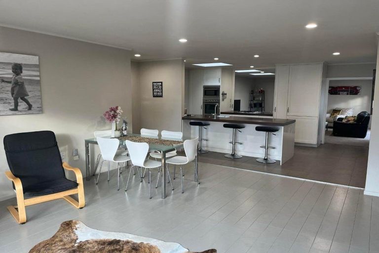 Photo of property in 22a Waiwera Place, Merrilands, New Plymouth, 4312