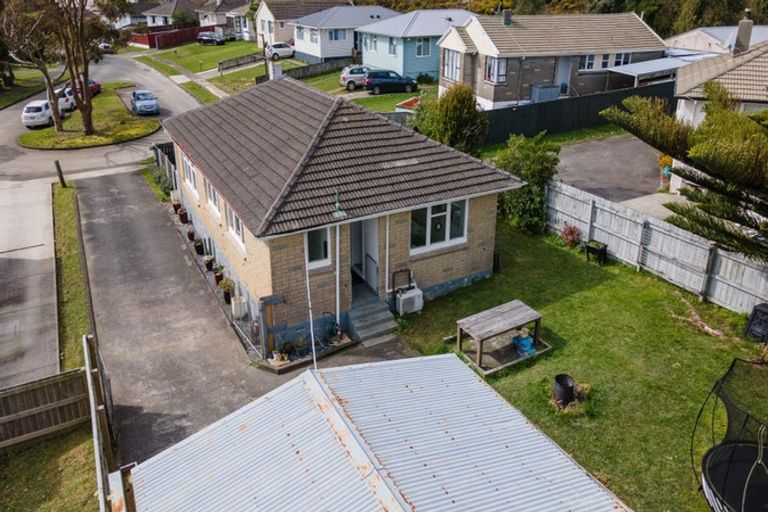 Photo of property in 30 Surprise Place, Cannons Creek, Porirua, 5024