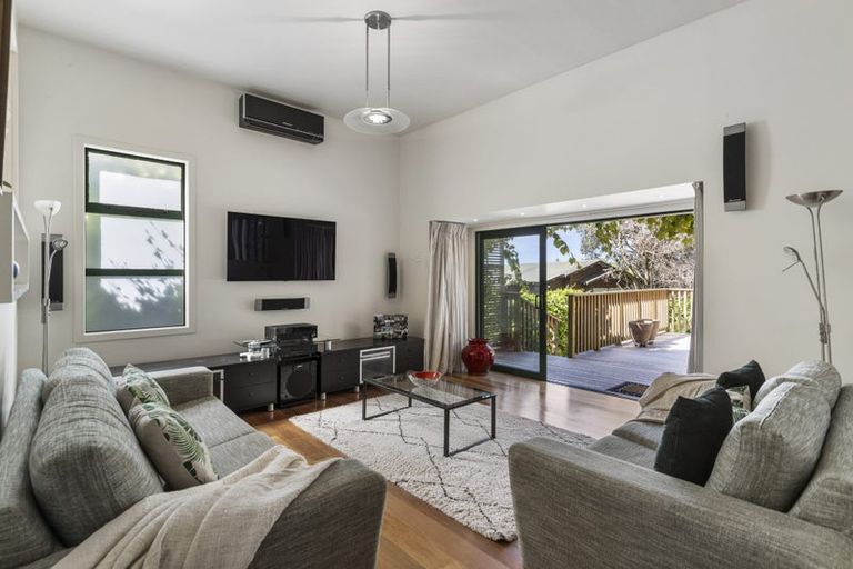 Photo of property in 91 Hinemoa Street, Birkenhead, Auckland, 0626