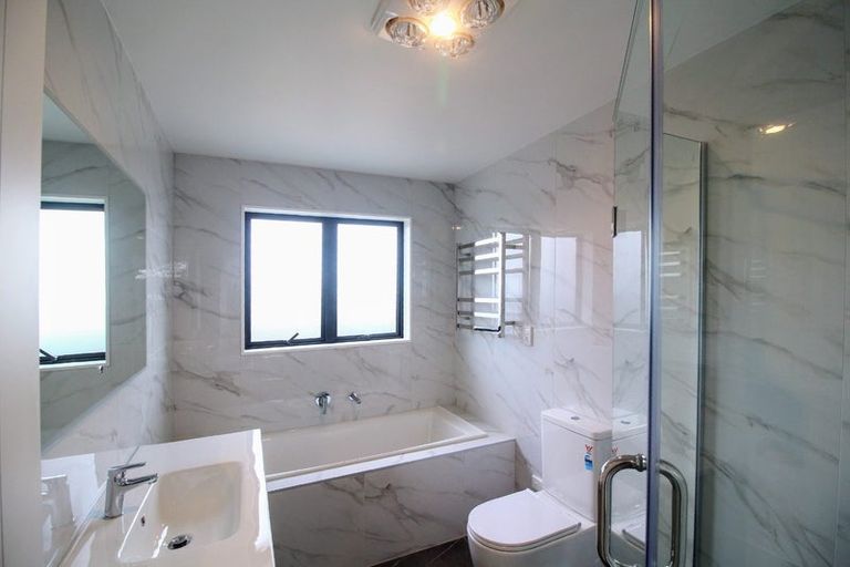 Photo of property in 3a Rothery Road, Hillpark, Auckland, 2102