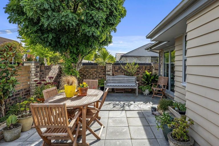 Photo of property in 80 Trafalgar Street, St Albans, Christchurch, 8014