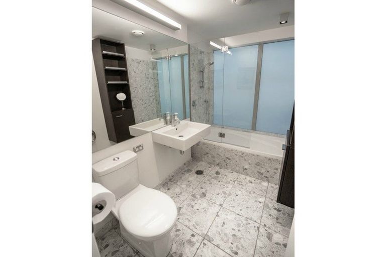 Photo of property in Aqua, 4/74 Oriental Parade, Oriental Bay, Wellington, 6011