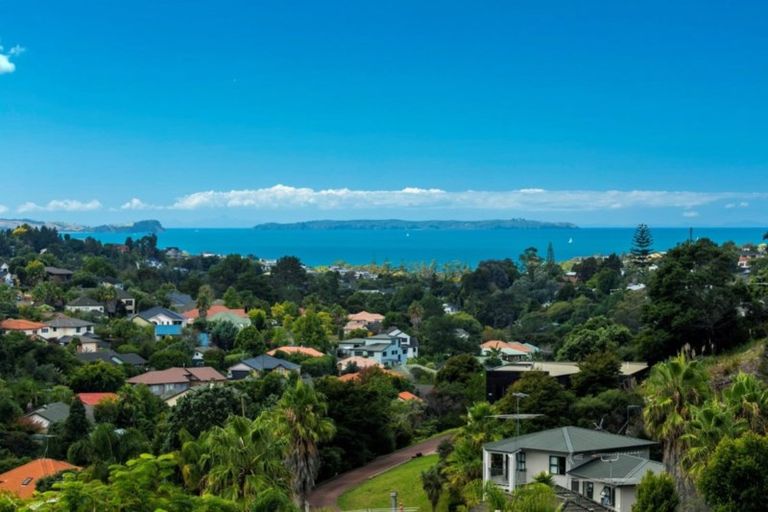 Photo of property in 64 Kate Sheppard Avenue, Torbay, Auckland, 0630