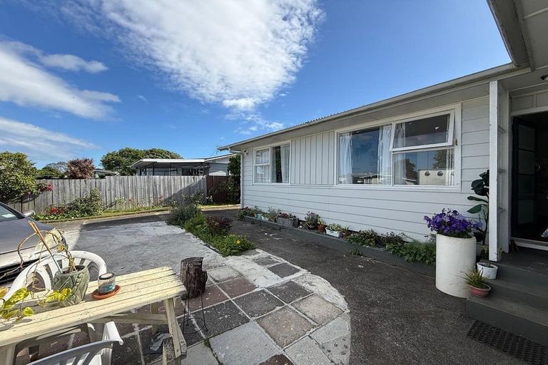 Photo of property in 11 Harania Avenue, Favona, Auckland, 2024