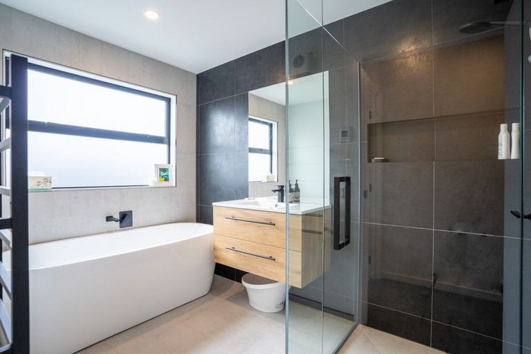 Photo of property in 44 Stratford Drive, Mount Pisa, Cromwell, 9383