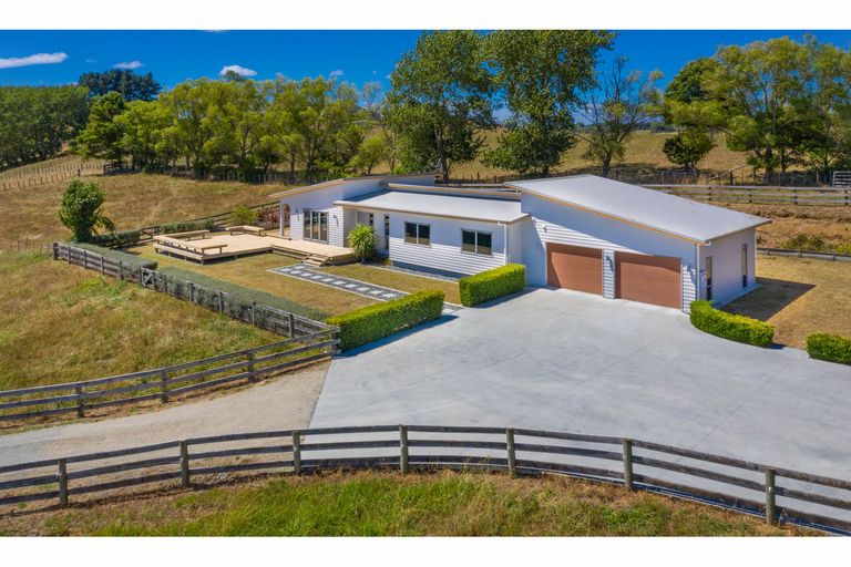 Photo of property in 1734 Kakaramea Road, Ngahinapouri, Hamilton, 3290