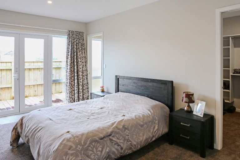 Photo of property in 15 Cyprus Place, Fitzherbert, Palmerston North, 4410