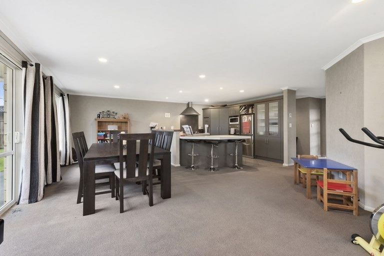 Photo of property in 1 Woburn Court, Rototuna North, Hamilton, 3210