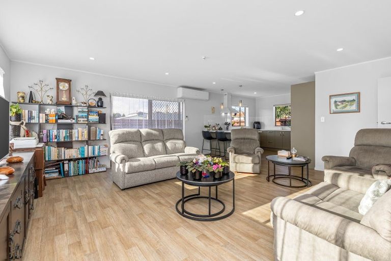 Photo of property in 1/54 Florence Avenue, Orewa, 0931