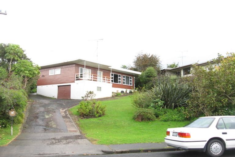 Photo of property in 22 Glenfern Road, Mellons Bay, Auckland, 2014